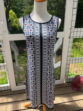 MAX STUDIO  sleeveless dress size medium Blue White Red graphic  design
